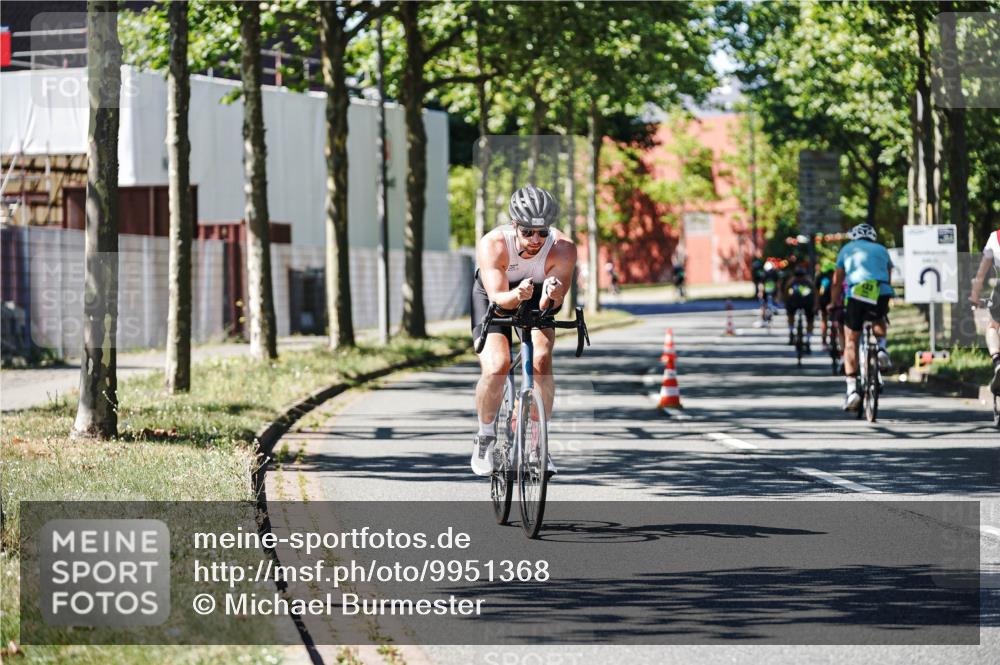 09.08.2026 - GEWOBA Citytriathlon Bremen Michael Burmester http://msf.ph/oto/9951368 09.08.2026 14:15:11 Radfahren 66, 374 meine-sportfotos.de