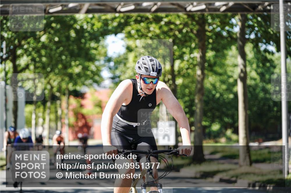 09.08.2026 - GEWOBA Citytriathlon Bremen Michael Burmester http://msf.ph/oto/9951377 09.08.2026 14:15:33 Radfahren 7, 10, 80, 122, 218, 257, 260, 263, 285, 302, 349, 354, 433 meine-sportfotos.de