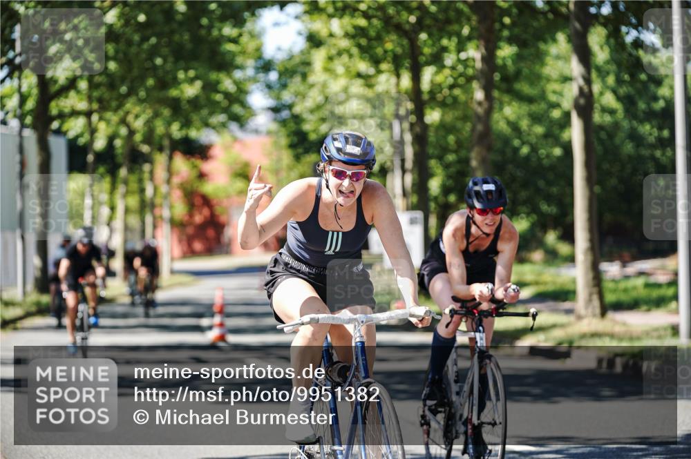 09.08.2026 - GEWOBA Citytriathlon Bremen Michael Burmester http://msf.ph/oto/9951382 09.08.2026 14:15:35 Radfahren 7, 10, 80, 122, 218, 257, 260, 263, 285, 302, 349, 354, 433 meine-sportfotos.de
