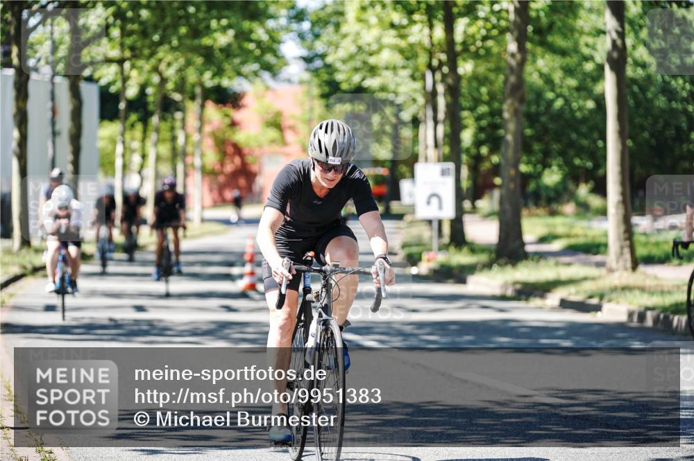 09.08.2026 - GEWOBA Citytriathlon Bremen Michael Burmester http://msf.ph/oto/9951383 09.08.2026 14:15:37 Radfahren 7, 10, 122, 218, 257, 260, 263, 285, 302, 349, 354, 433 meine-sportfotos.de