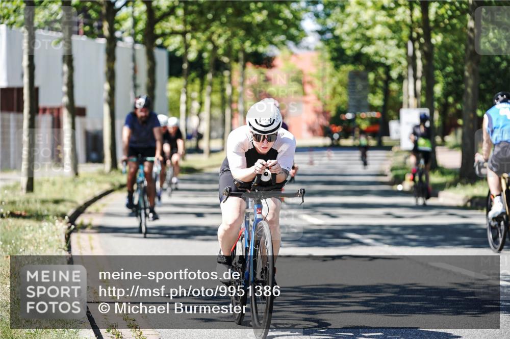 09.08.2026 - GEWOBA Citytriathlon Bremen Michael Burmester http://msf.ph/oto/9951386 09.08.2026 14:15:39 Radfahren 7, 10, 122, 218, 257, 260, 263, 285, 302, 349, 354, 433 meine-sportfotos.de