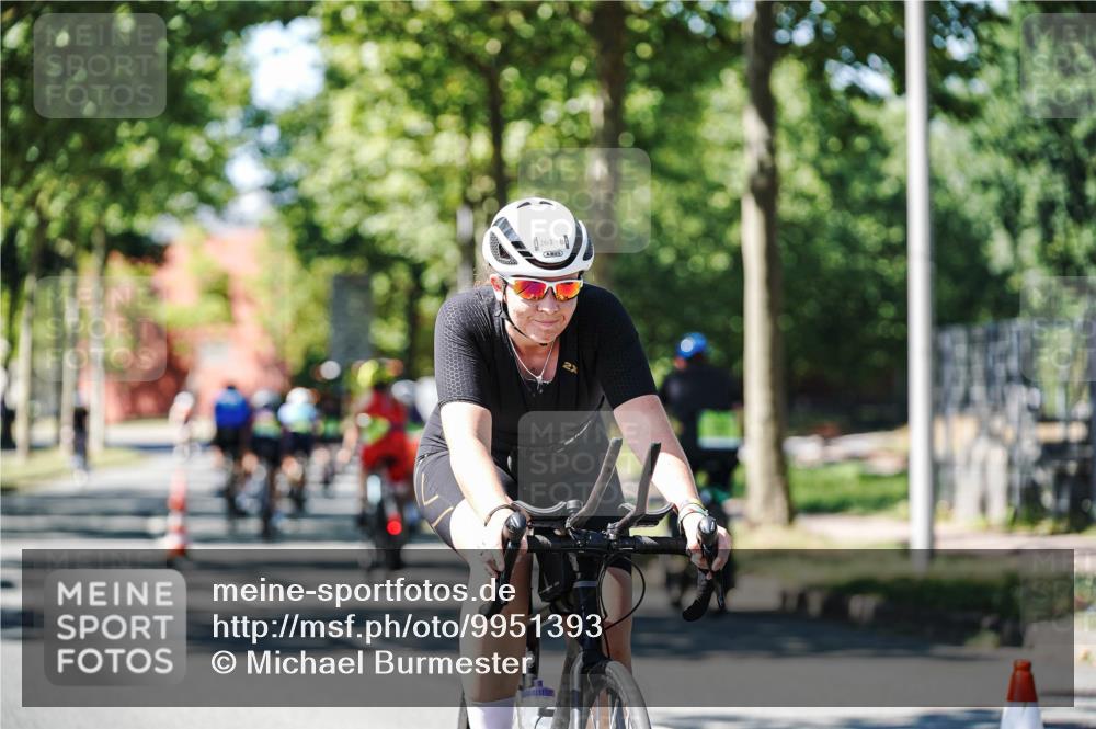 09.08.2026 - GEWOBA Citytriathlon Bremen Michael Burmester http://msf.ph/oto/9951393 09.08.2026 14:15:42 Radfahren 7, 37, 122, 218, 257, 260, 263, 285, 302, 349, 354 meine-sportfotos.de