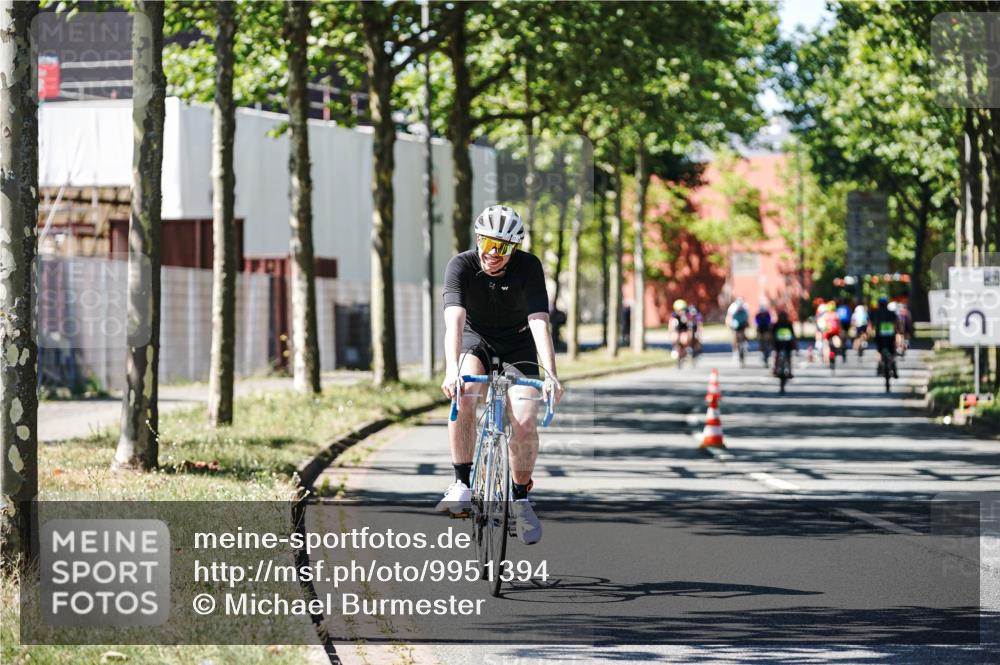 09.08.2026 - GEWOBA Citytriathlon Bremen Michael Burmester http://msf.ph/oto/9951394 09.08.2026 14:15:48 Radfahren 14, 37, 89, 163, 218, 257, 263, 285, 291, 308, 354 meine-sportfotos.de