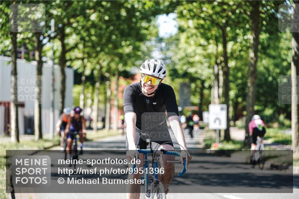 09.08.2026 - GEWOBA Citytriathlon Bremen Michael Burmester http://msf.ph/oto/9951396 09.08.2026 14:15:49 Radfahren 14, 37, 43, 89, 133, 163, 218, 257, 263, 285, 291, 308, 354 meine-sportfotos.de