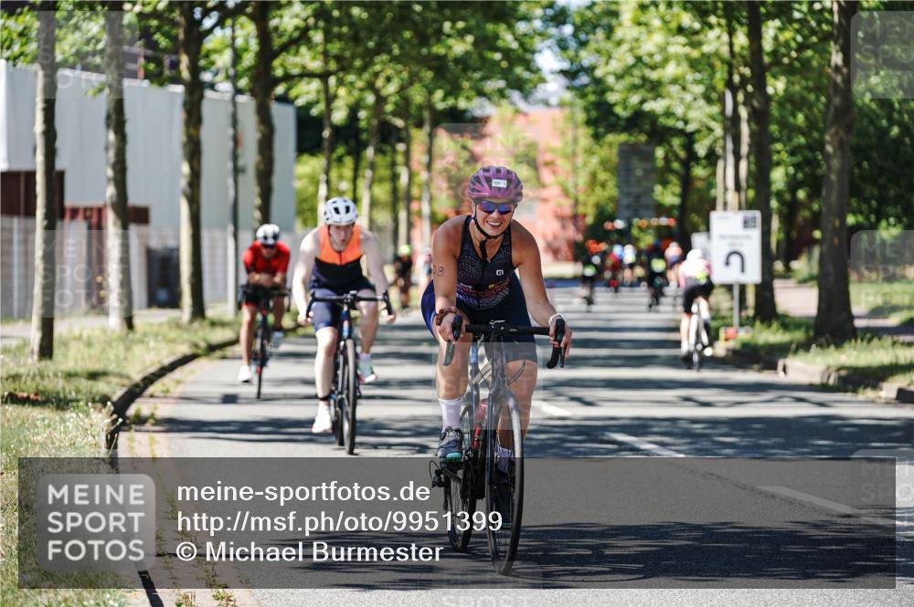 09.08.2026 - GEWOBA Citytriathlon Bremen Michael Burmester http://msf.ph/oto/9951399 09.08.2026 14:15:50 Radfahren 14, 37, 43, 89, 133, 163, 218, 257, 263, 285, 291, 308, 354 meine-sportfotos.de