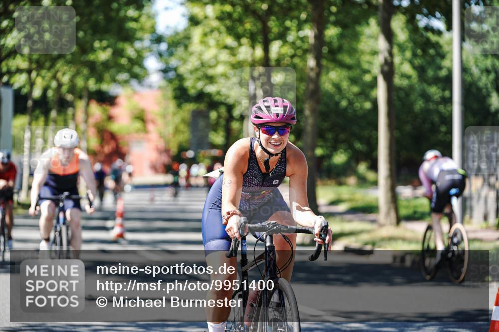 09.08.2026 - GEWOBA Citytriathlon Bremen Michael Burmester http://msf.ph/oto/9951400 09.08.2026 14:15:51 Radfahren 14, 37, 43, 89, 133, 163, 218, 257, 263, 285, 291, 308 meine-sportfotos.de