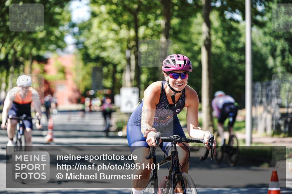 09.08.2026 - GEWOBA Citytriathlon Bremen Michael Burmester http://msf.ph/oto/9951401 09.08.2026 14:15:51 Radfahren 14, 37, 43, 89, 133, 163, 218, 257, 263, 285, 291, 308 meine-sportfotos.de