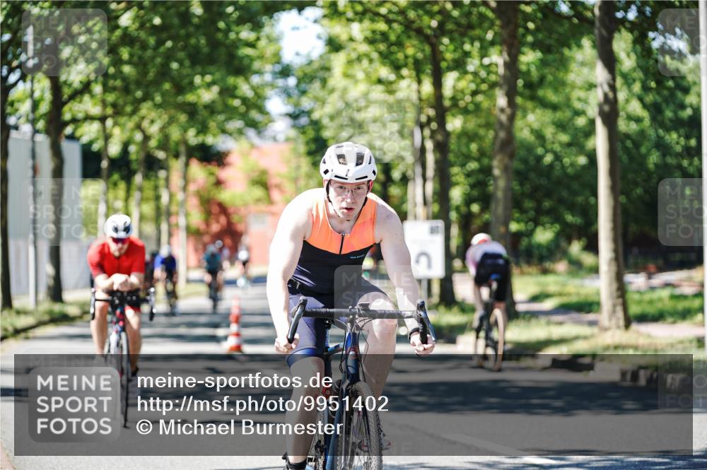 09.08.2026 - GEWOBA Citytriathlon Bremen Michael Burmester http://msf.ph/oto/9951402 09.08.2026 14:15:52 Radfahren 14, 37, 43, 89, 133, 163, 172, 218, 263, 291, 308 meine-sportfotos.de