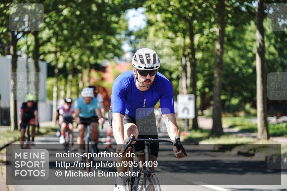 09.08.2026 - GEWOBA Citytriathlon Bremen Michael Burmester http://msf.ph/oto/9951409 09.08.2026 14:15:57 Radfahren 14, 37, 43, 89, 133, 163, 172, 182, 232, 291, 308, 329 meine-sportfotos.de