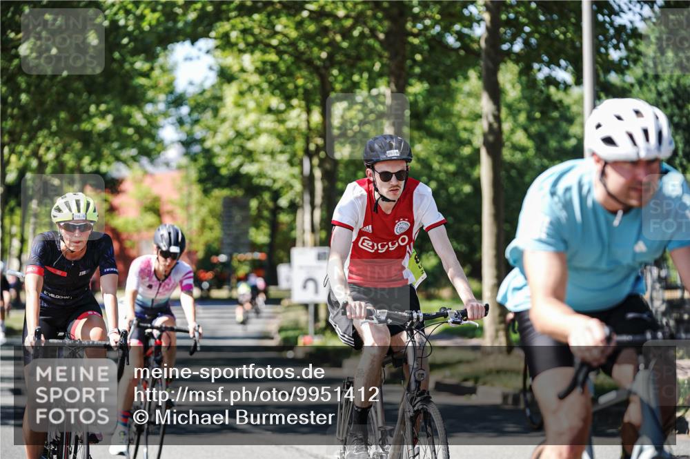 09.08.2026 - GEWOBA Citytriathlon Bremen Michael Burmester http://msf.ph/oto/9951412 09.08.2026 14:15:58 Radfahren 14, 37, 43, 89, 133, 163, 172, 182, 232, 291, 308, 329 meine-sportfotos.de