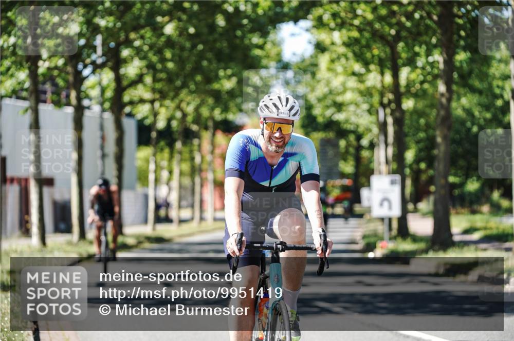09.08.2026 - GEWOBA Citytriathlon Bremen Michael Burmester http://msf.ph/oto/9951419 09.08.2026 14:16:02 Radfahren 14, 37, 43, 89, 133, 163, 172, 182, 232, 291, 308, 329 meine-sportfotos.de