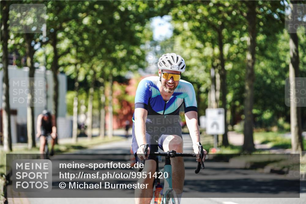 09.08.2026 - GEWOBA Citytriathlon Bremen Michael Burmester http://msf.ph/oto/9951420 09.08.2026 14:16:02 Radfahren 14, 37, 43, 89, 133, 163, 172, 182, 232, 291, 308, 329 meine-sportfotos.de