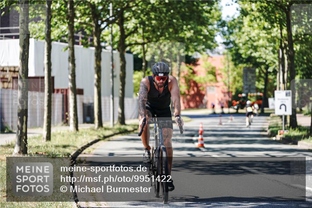 09.08.2026 - GEWOBA Citytriathlon Bremen Michael Burmester http://msf.ph/oto/9951422 09.08.2026 14:16:04 Radfahren 39, 43, 89, 133, 163, 172, 182, 232, 291, 308, 329 meine-sportfotos.de