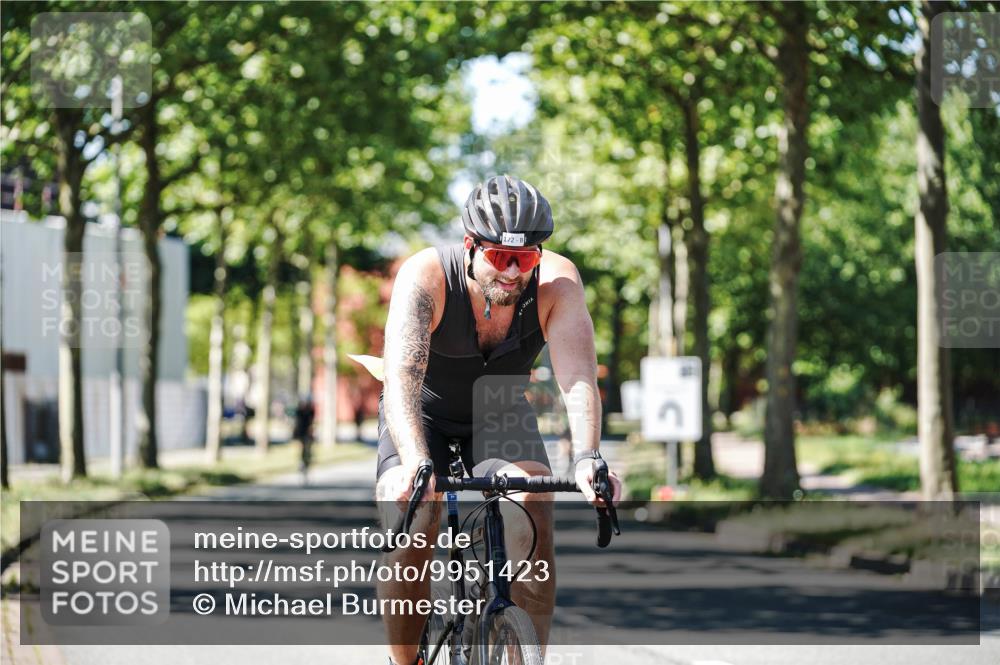 09.08.2026 - GEWOBA Citytriathlon Bremen Michael Burmester http://msf.ph/oto/9951423 09.08.2026 14:16:05 Radfahren 39, 43, 89, 133, 172, 182, 232, 291, 329 meine-sportfotos.de