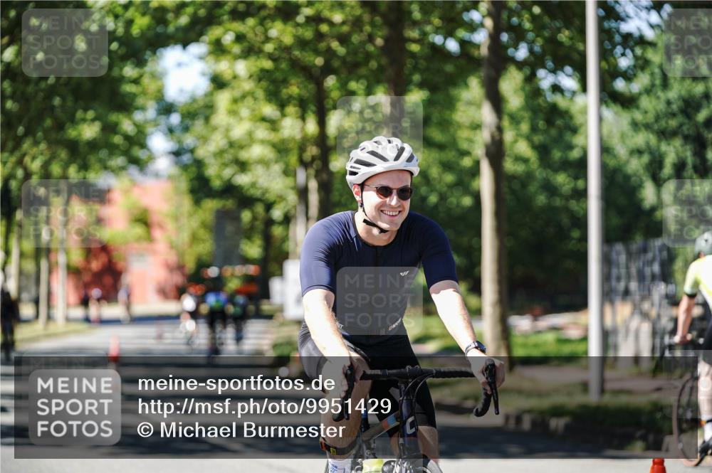 09.08.2026 - GEWOBA Citytriathlon Bremen Michael Burmester http://msf.ph/oto/9951429 09.08.2026 14:16:12 Radfahren 39, 172, 182, 232, 329, 345 meine-sportfotos.de