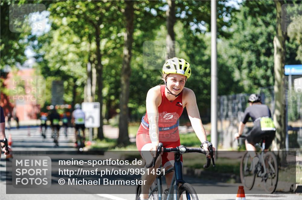 09.08.2026 - GEWOBA Citytriathlon Bremen Michael Burmester http://msf.ph/oto/9951451 09.08.2026 14:16:28 Radfahren 20, 58, 132, 203, 217, 220, 240, 271, 284, 345, 351, 360 meine-sportfotos.de