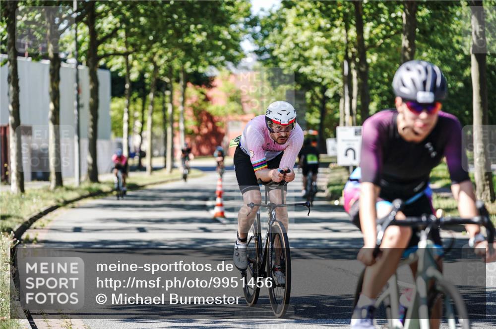 09.08.2026 - GEWOBA Citytriathlon Bremen Michael Burmester http://msf.ph/oto/9951456 09.08.2026 14:16:32 Radfahren 20, 58, 132, 192, 203, 217, 220, 240, 271, 284, 325, 351, 360 meine-sportfotos.de