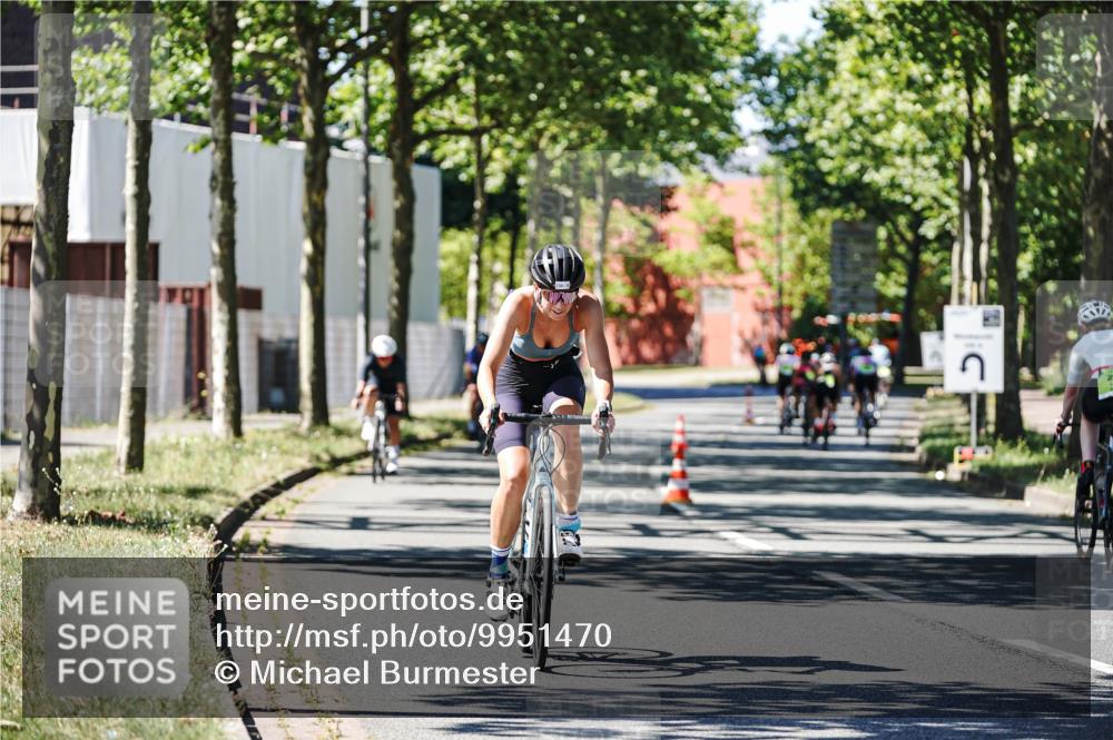 09.08.2026 - GEWOBA Citytriathlon Bremen Michael Burmester http://msf.ph/oto/9951470 09.08.2026 14:16:50 Radfahren 192, 236, 286, 334, 339 meine-sportfotos.de