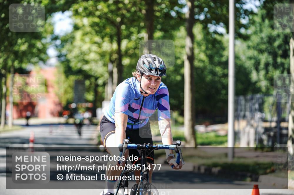 09.08.2026 - GEWOBA Citytriathlon Bremen Michael Burmester http://msf.ph/oto/9951477 09.08.2026 14:16:55 Radfahren 106, 236, 286, 334, 339 meine-sportfotos.de