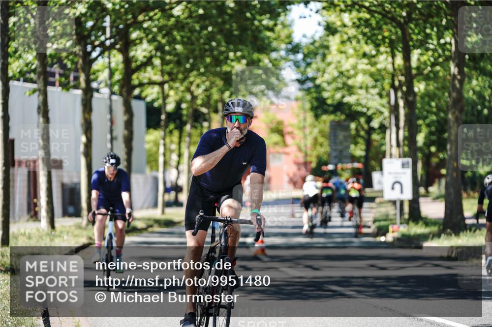 09.08.2026 - GEWOBA Citytriathlon Bremen Michael Burmester http://msf.ph/oto/9951480 09.08.2026 14:17:07 Radfahren 42, 106, 211, 395, 396 meine-sportfotos.de