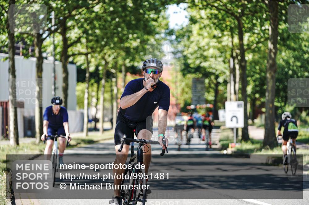 09.08.2026 - GEWOBA Citytriathlon Bremen Michael Burmester http://msf.ph/oto/9951481 09.08.2026 14:17:07 Radfahren 42, 106, 211, 395, 396 meine-sportfotos.de