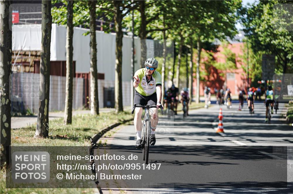 09.08.2026 - GEWOBA Citytriathlon Bremen Michael Burmester http://msf.ph/oto/9951497 09.08.2026 14:17:26 Radfahren 42, 88, 101, 110, 193, 274, 309, 321, 337, 356 meine-sportfotos.de