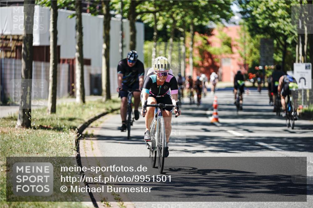 09.08.2026 - GEWOBA Citytriathlon Bremen Michael Burmester http://msf.ph/oto/9951501 09.08.2026 14:17:30 Radfahren 88, 106, 110, 193, 274, 309, 321, 337, 356 meine-sportfotos.de
