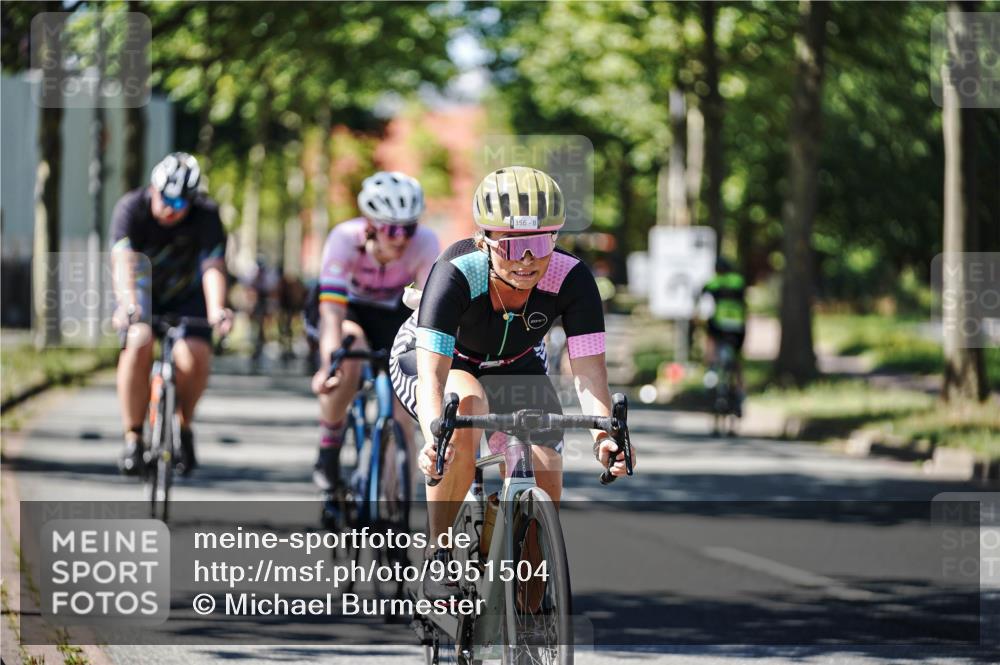 09.08.2026 - GEWOBA Citytriathlon Bremen Michael Burmester http://msf.ph/oto/9951504 09.08.2026 14:17:30 Radfahren 88, 106, 110, 193, 274, 309, 321, 337, 356 meine-sportfotos.de