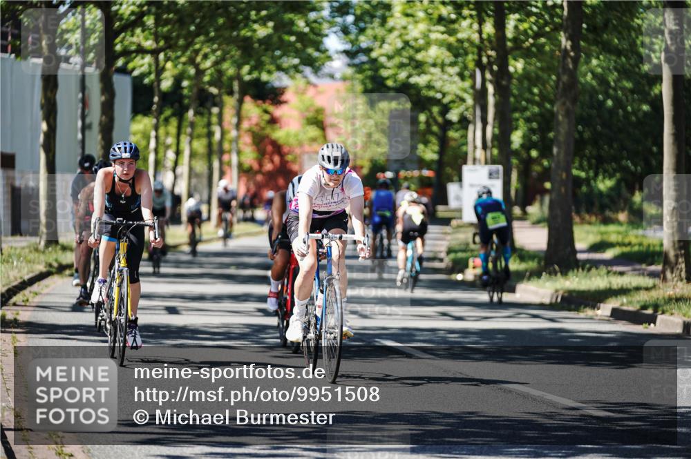 09.08.2026 - GEWOBA Citytriathlon Bremen Michael Burmester http://msf.ph/oto/9951508 09.08.2026 14:17:34 Radfahren 88, 106, 110, 193, 229, 269, 274, 309, 321, 337, 356, 429 meine-sportfotos.de