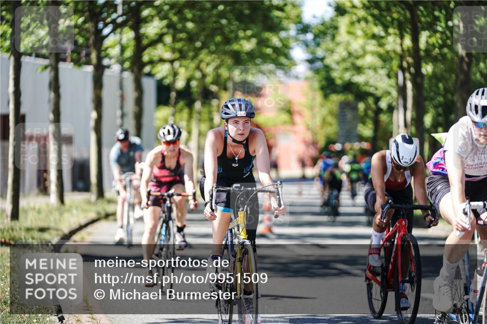 09.08.2026 - GEWOBA Citytriathlon Bremen Michael Burmester http://msf.ph/oto/9951509 09.08.2026 14:17:34 Radfahren 88, 106, 110, 193, 229, 269, 274, 309, 321, 337, 356, 429 meine-sportfotos.de