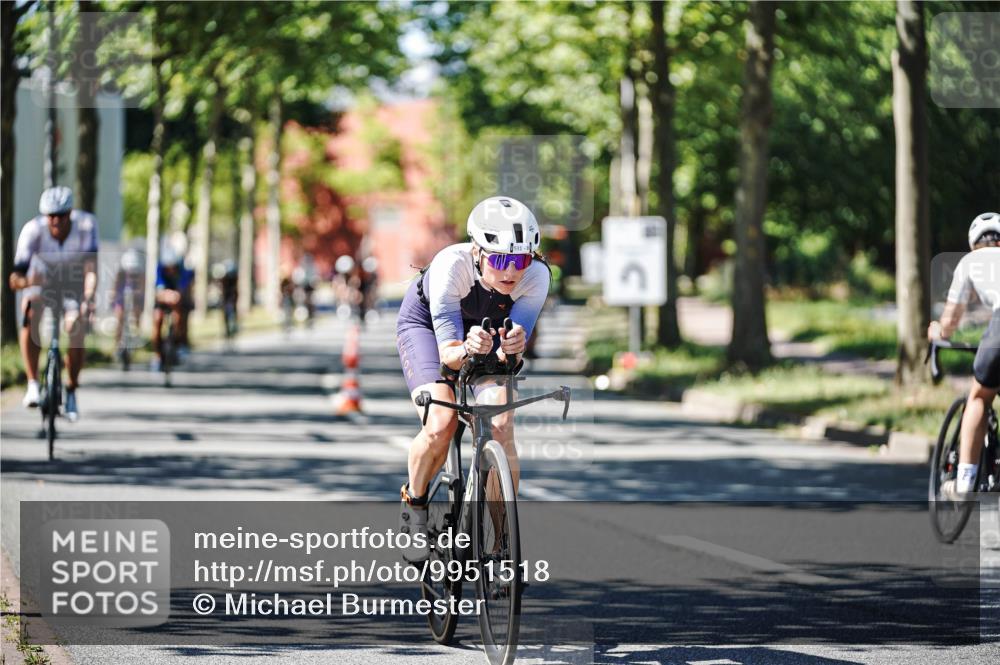 09.08.2026 - GEWOBA Citytriathlon Bremen Michael Burmester http://msf.ph/oto/9951518 09.08.2026 14:17:39 Radfahren 88, 106, 110, 193, 229, 256, 269, 274, 290, 293, 309, 316, 321, 337, 356, 378, 429, 457, 470 meine-sportfotos.de