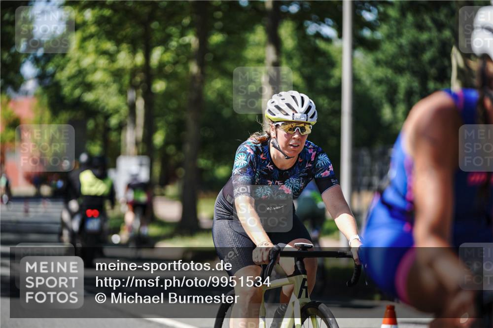 09.08.2026 - GEWOBA Citytriathlon Bremen Michael Burmester http://msf.ph/oto/9951534 09.08.2026 14:17:44 Radfahren 106, 193, 229, 235, 256, 269, 290, 293, 309, 316, 320, 336, 337, 378, 429, 457, 470, 485 meine-sportfotos.de