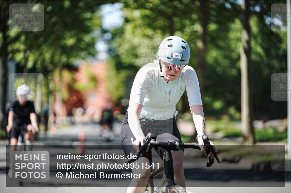 09.08.2026 - GEWOBA Citytriathlon Bremen Michael Burmester http://msf.ph/oto/9951541 09.08.2026 14:17:47 Radfahren 65, 106, 205, 229, 235, 256, 269, 290, 293, 316, 320, 336, 378, 429, 457, 470, 485 meine-sportfotos.de