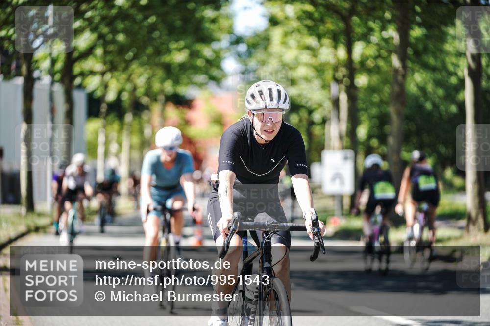 09.08.2026 - GEWOBA Citytriathlon Bremen Michael Burmester http://msf.ph/oto/9951543 09.08.2026 14:17:48 Radfahren 65, 190, 205, 229, 235, 256, 269, 290, 293, 305, 316, 320, 336, 378, 429, 457, 470, 485 meine-sportfotos.de