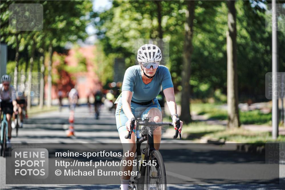 09.08.2026 - GEWOBA Citytriathlon Bremen Michael Burmester http://msf.ph/oto/9951545 09.08.2026 14:17:49 Radfahren 65, 190, 205, 229, 235, 256, 269, 290, 292, 293, 305, 316, 320, 336, 378, 429, 457, 470, 485 meine-sportfotos.de