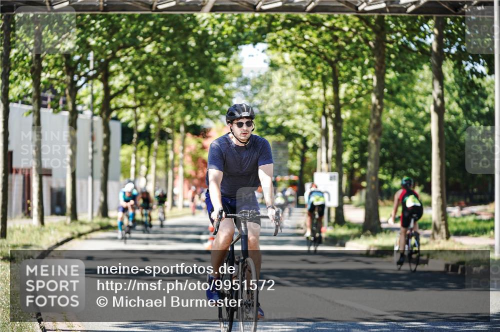 09.08.2026 - GEWOBA Citytriathlon Bremen Michael Burmester http://msf.ph/oto/9951572 09.08.2026 14:18:14 Radfahren 61, 87, 242, 288, 300, 312, 343, 363, 404, 453, 462, 466, 527 meine-sportfotos.de