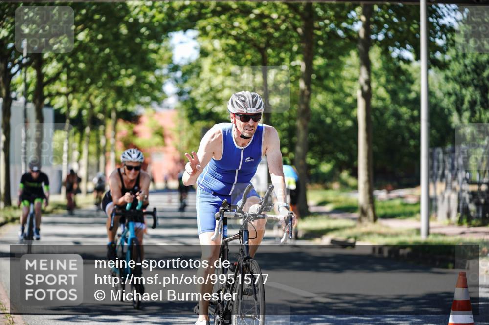 09.08.2026 - GEWOBA Citytriathlon Bremen Michael Burmester http://msf.ph/oto/9951577 09.08.2026 14:18:18 Radfahren 87, 207, 213, 242, 276, 288, 300, 312, 343, 363, 404, 453, 462, 466, 527 meine-sportfotos.de