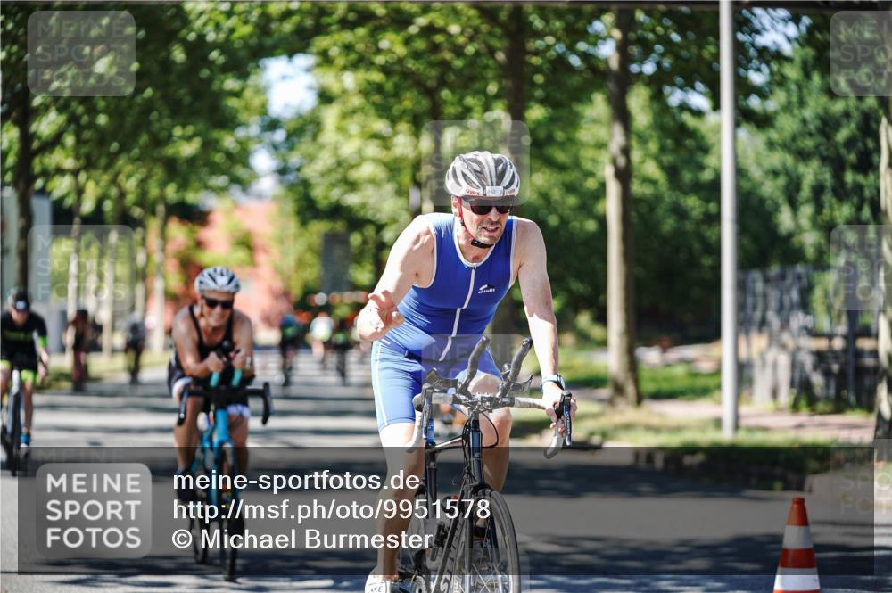 09.08.2026 - GEWOBA Citytriathlon Bremen Michael Burmester http://msf.ph/oto/9951578 09.08.2026 14:18:18 Radfahren 87, 207, 213, 242, 276, 288, 300, 312, 343, 363, 404, 453, 462, 466, 527 meine-sportfotos.de