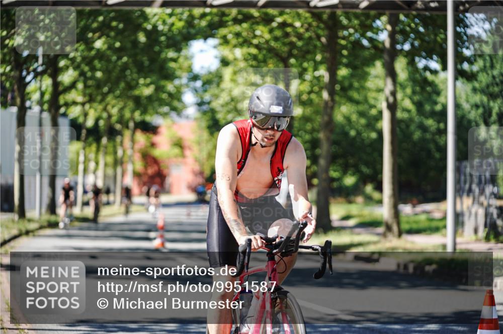09.08.2026 - GEWOBA Citytriathlon Bremen Michael Burmester http://msf.ph/oto/9951587 09.08.2026 14:18:23 Radfahren 18, 87, 207, 213, 276, 288, 307, 363, 377, 404, 448, 453, 462, 466, 527 meine-sportfotos.de