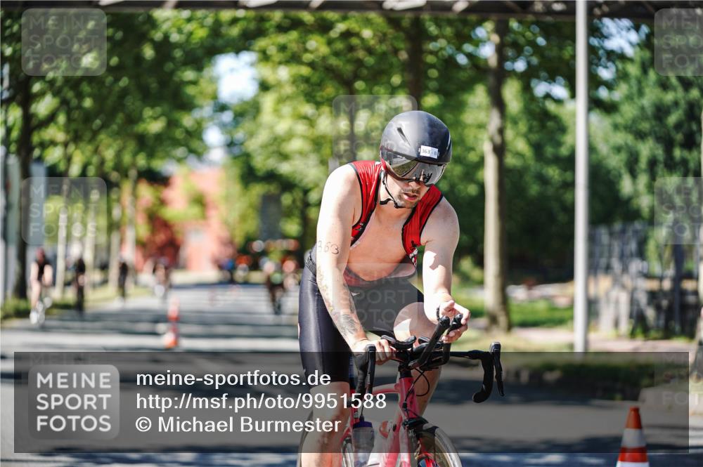 09.08.2026 - GEWOBA Citytriathlon Bremen Michael Burmester http://msf.ph/oto/9951588 09.08.2026 14:18:23 Radfahren 18, 87, 207, 213, 276, 288, 307, 363, 377, 404, 448, 453, 462, 466, 527 meine-sportfotos.de