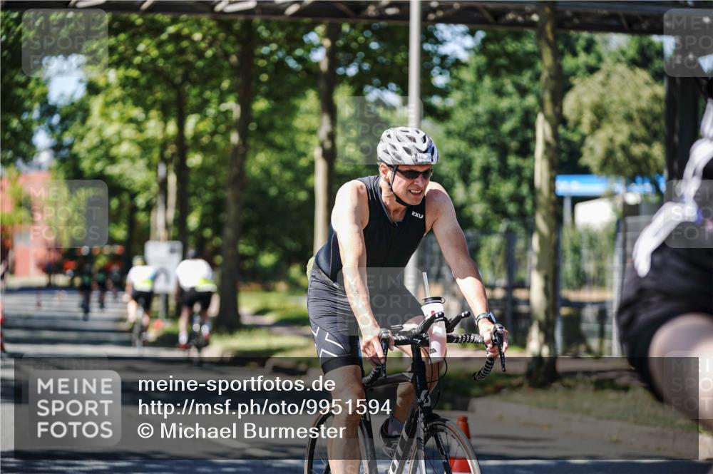 09.08.2026 - GEWOBA Citytriathlon Bremen Michael Burmester http://msf.ph/oto/9951594 09.08.2026 14:18:30 Radfahren 18, 202, 207, 213, 276, 280, 288, 307, 363, 369, 377, 448 meine-sportfotos.de