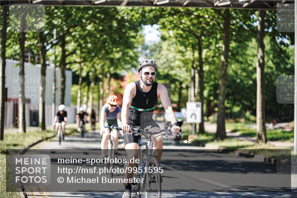 09.08.2026 - GEWOBA Citytriathlon Bremen Michael Burmester http://msf.ph/oto/9951595 09.08.2026 14:18:31 Radfahren 18, 202, 207, 213, 276, 280, 307, 363, 369, 377, 448 meine-sportfotos.de