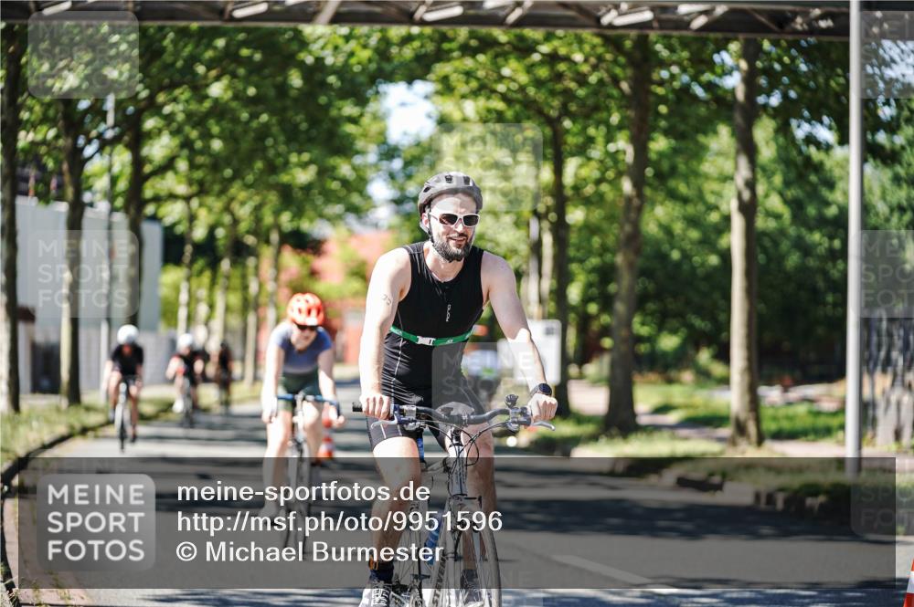 09.08.2026 - GEWOBA Citytriathlon Bremen Michael Burmester http://msf.ph/oto/9951596 09.08.2026 14:18:31 Radfahren 18, 202, 207, 213, 276, 280, 307, 363, 369, 377, 448 meine-sportfotos.de