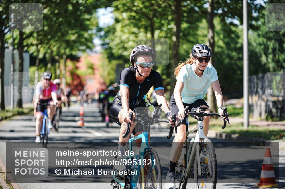 09.08.2026 - GEWOBA Citytriathlon Bremen Michael Burmester http://msf.ph/oto/9951621 09.08.2026 14:18:44 Radfahren 107, 173, 202, 210, 221, 227, 266, 277, 280, 289, 297, 314, 324, 344, 347, 352, 369, 385 meine-sportfotos.de
