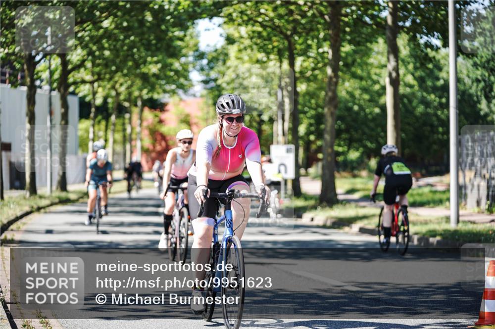 09.08.2026 - GEWOBA Citytriathlon Bremen Michael Burmester http://msf.ph/oto/9951623 09.08.2026 14:18:45 Radfahren 107, 173, 210, 221, 227, 244, 266, 277, 280, 289, 297, 314, 324, 344, 347, 352, 369, 385 meine-sportfotos.de