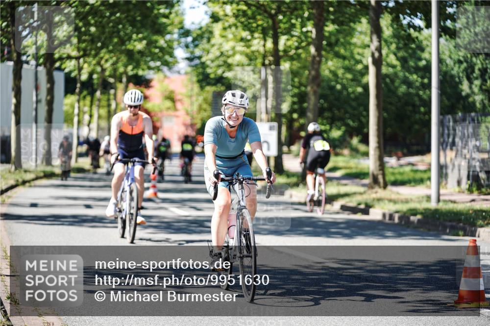 09.08.2026 - GEWOBA Citytriathlon Bremen Michael Burmester http://msf.ph/oto/9951630 09.08.2026 14:18:47 Radfahren 107, 173, 210, 221, 227, 244, 266, 277, 289, 297, 314, 324, 344, 347, 352, 369, 370, 385, 455 meine-sportfotos.de