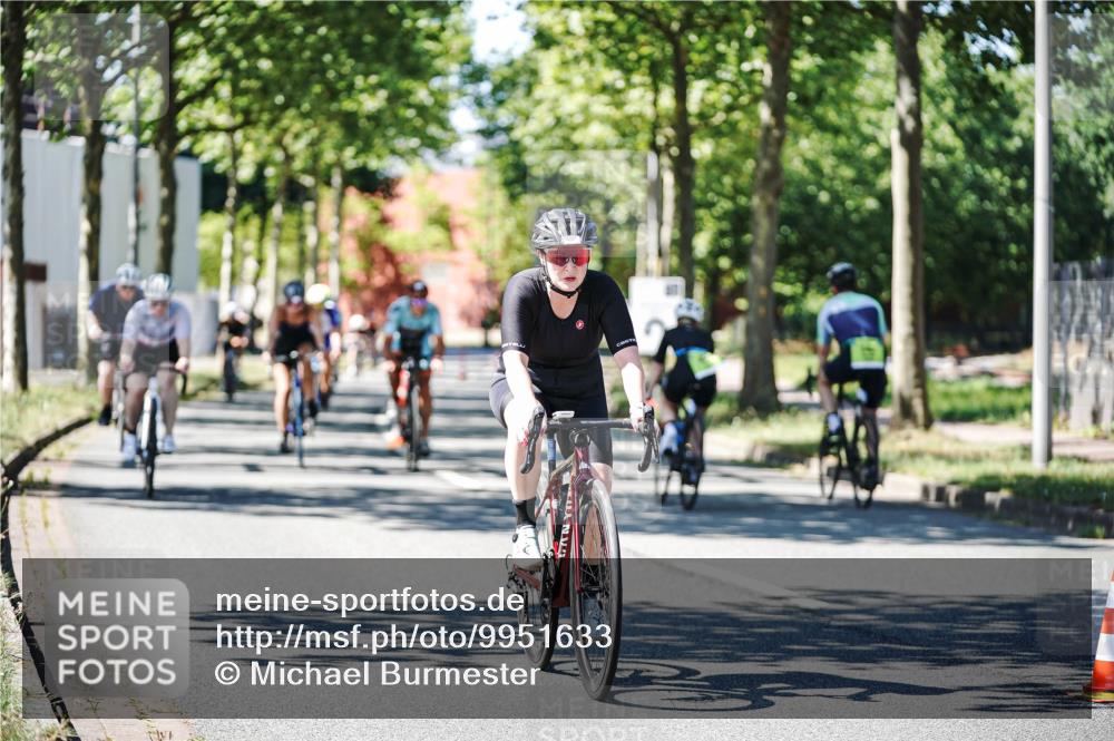 09.08.2026 - GEWOBA Citytriathlon Bremen Michael Burmester http://msf.ph/oto/9951633 09.08.2026 14:18:51 Radfahren 107, 173, 210, 221, 227, 244, 266, 277, 289, 297, 314, 324, 344, 347, 352, 370, 385, 403, 455 meine-sportfotos.de