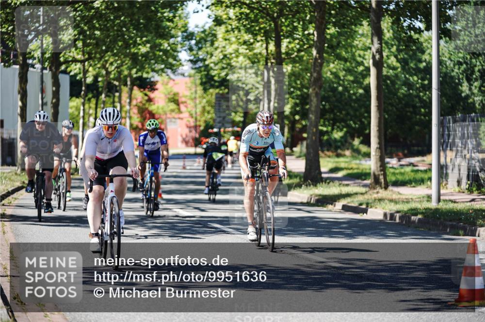 09.08.2026 - GEWOBA Citytriathlon Bremen Michael Burmester http://msf.ph/oto/9951636 09.08.2026 14:18:52 Radfahren 107, 173, 210, 221, 227, 244, 266, 277, 289, 297, 314, 324, 341, 344, 347, 352, 370, 385, 403, 455 meine-sportfotos.de