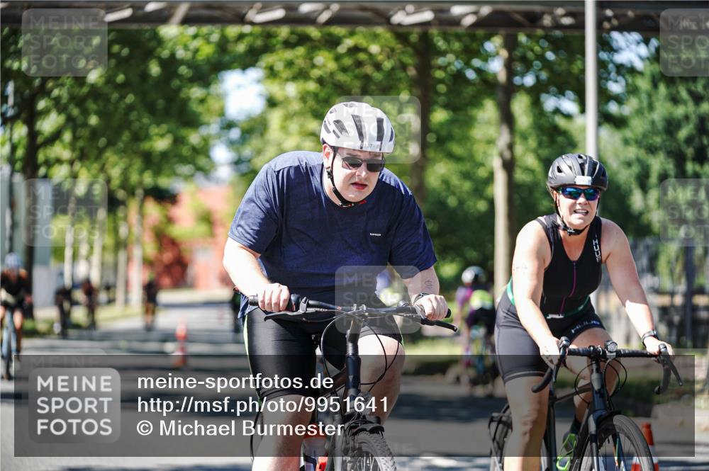09.08.2026 - GEWOBA Citytriathlon Bremen Michael Burmester http://msf.ph/oto/9951641 09.08.2026 14:18:55 Radfahren 107, 173, 210, 221, 227, 244, 266, 289, 297, 324, 341, 344, 347, 352, 370, 373, 403, 455 meine-sportfotos.de