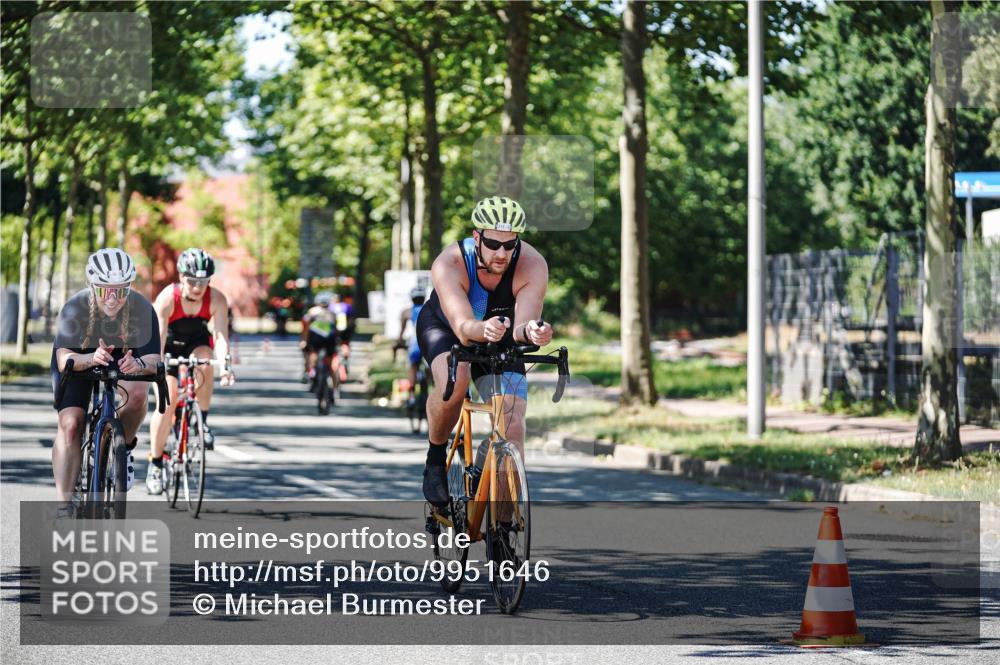 09.08.2026 - GEWOBA Citytriathlon Bremen Michael Burmester http://msf.ph/oto/9951646 09.08.2026 14:19:00 Radfahren 107, 210, 223, 238, 244, 266, 289, 306, 341, 344, 370, 373, 403, 455 meine-sportfotos.de